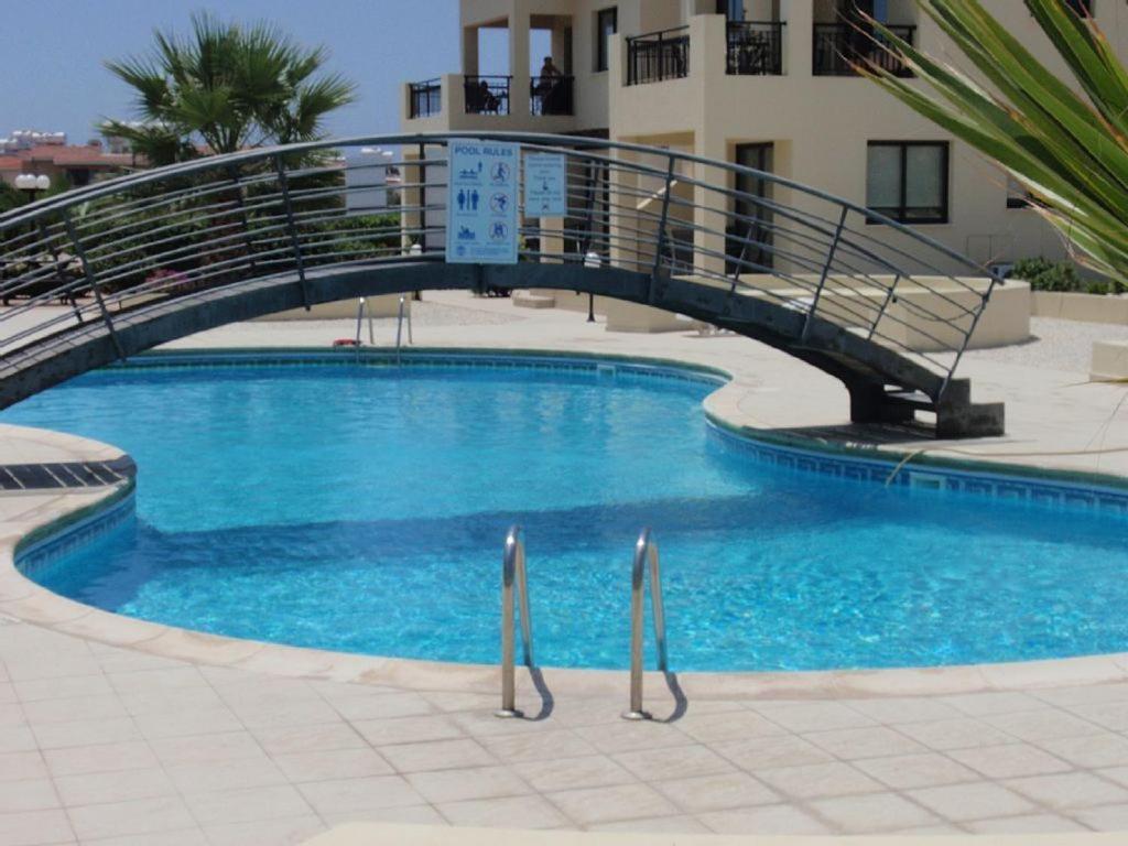 Beautiful 2-Bedroom Apartment - Great Location Paphos 外观 照片